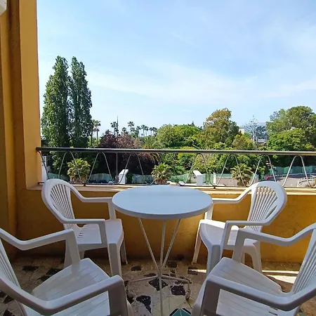 Apartment With Terrace Near The Sea *